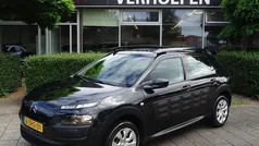 Zwart, metallic lak Gebruikt 2015 Citroën C4 Cactus Business Class Hatchback | € 6.950 (Eerlijke prijs)