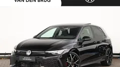 Zwart Gebruikt 2024 VW Golf VIII Style Hatchback | € 48.695 (Eerlijke prijs)
