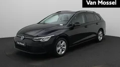 Zwart Gebruikt 2021 VW Golf VIII Life Stationwagen | € 18.945 (Eerlijke prijs)