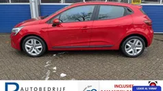 Rood Gebruikt 2021 Renault Clio V Hatchback | € 8.499 (Eerlijke prijs)