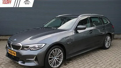 Gebruikt 2022 BMW 320 Luxury Line Stationwagen | € 29.895 (Goede deal)