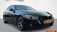 Zwart Gebruikt 2016 BMW 330 Performance Sedan | € 22.750 (Eerlijke prijs)