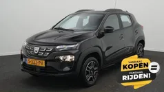 Zwart, metallic lak Gebruikt 2023 Dacia Spring Comfort Plus Hatchback | € 12.950 (Goede deal)
