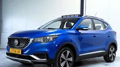 Blauw, metallic lak Gebruikt 2020 MG ZS Luxury Sedan | € 10.950 (Super prijs)