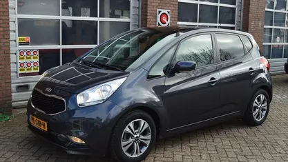 Occasion Kia Venga 90 PK (66 kW) 2017 Grijs Hatchback