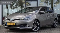 Gebruikt 2016 Toyota Auris Executive Hatchback | € 15.995 (Eerlijke prijs)