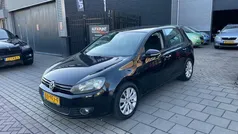 Zwart, metallic lak Gebruikt 2011 VW Golf VI Hatchback | € 3.999 (Eerlijke prijs)