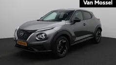 Grijs, metallic lak Gebruikt 2024 Nissan Juke N-Connecta SUV | € 27.435 (Eerlijke prijs)