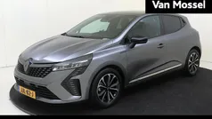 Grijs Nieuw 2025 Renault Clio V Techno Hatchback | € 24.435 (Eerlijke prijs)