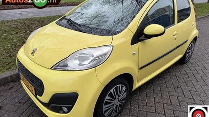 Geel Occasion 2012 Peugeot 107 Active Hatchback | € 3.995 (Eerlijke prijs)
