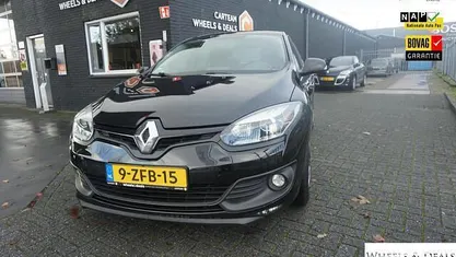 Zwart Gebruikt 2015 Renault Mégane III Authentique Hatchback | € 5.495 (Eerlijke prijs)