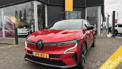 Rouge flamme / noir étoilé nnp+gne Occasion 2024 Renault Megane E-Tech Techno Hatchback | € 28.445 (Goede deal)