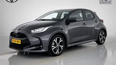 Grijs Gebruikt 2024 Toyota Yaris Hybrid Edition Hatchback | € 24.945 (Eerlijke prijs)