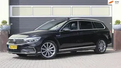 Zwart, metallic lak Gebruikt 2021 VW Passat Business Stationwagen | € 23.700 (Eerlijke prijs)