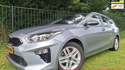 Grijs Gebruikt 2020 Kia Ceed Hatchback | € 11.700 (Eerlijke prijs)