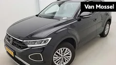 Zwart Gebruikt 2022 VW T-Roc Life SUV | € 28.900 (Eerlijke prijs)