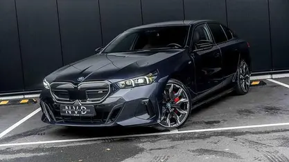 Blauw Gebruikt 2023 BMW i5 Comfort Edition Sedan | € 67.790 (Eerlijke prijs)