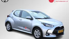 Gebruikt 2024 Toyota Yaris Hybrid Active Hatchback | € 23.499 (Eerlijke prijs)