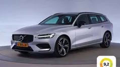 Grijs, metallic lak Gebruikt 2021 Volvo V60 Momentum Stationwagen | € 22.909 (Super prijs)