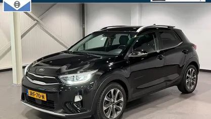 Zwart, metallic lak Gebruikt 2019 Kia Stonic SUV | € 15.950 (Eerlijke prijs)