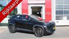 Zwart Gebruikt 2024 Toyota Yaris Cross X-plore SUV | € 29.900 (Eerlijke prijs)