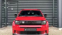 Gebruikt 2025 Fiat Grande Panda Red Hatchback | € 27.075 (Eerlijke prijs)