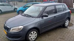 Grijs, metallic lak Gebruikt 2010 Skoda Fabia Drive Hatchback | € 3.750 (Eerlijke prijs)