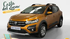 Oranje Gebruikt 2022 Dacia Sandero Comfort Hatchback | € 15.495 (Eerlijke prijs)