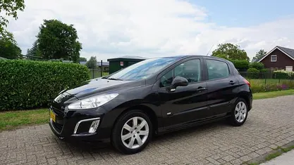 Occasion Peugeot 308 Style 120 PK (88 kW) 2013 Zwart Hatchback