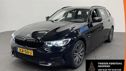 Zwart Gebruikt 2022 BMW 330e Sport Line Stationwagen | € 26.890 (Goede deal)