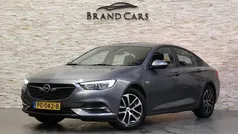 Grijs Gebruikt 2017 Opel Insignia Edition Hatchback | € 15.950 (Eerlijke prijs)