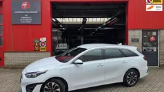 Wit Gebruikt 2024 Kia Ceed Hatchback | € 26.500 (Eerlijke prijs)