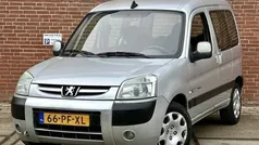 Grijs, metallic lak Gebruikt 2004 Peugeot Partner Quiksilver MPV | € 2.950 (Eerlijke prijs)