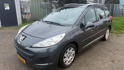 Grijs (metallic) Gebruikt 2010 Peugeot 207 Stationwagen | € 2.099 (Eerlijke prijs)