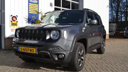 Occasion Jeep Renegade Trailhawk 179 PK (131 kW) 2022 Grijs SUV