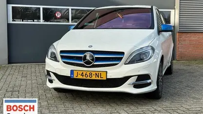 Occasion Mercedes B250e Prestige 135 kW (184 PK) 2018 Wit MPV