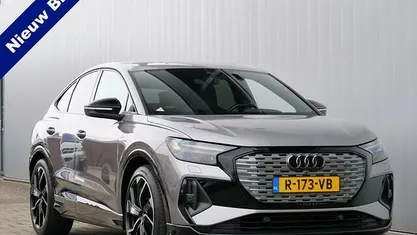 Occasion Audi Q4 Sportback e-tron Comfort 219 kW (298 PK) 2022 Grijs SUV