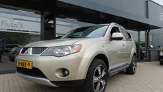 Beige, metallic lak Gebruikt 2010 Mitsubishi Outlander SUV | € 5.999 (Super prijs)