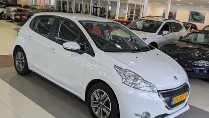 Occasion 2013 Peugeot 208 Envy Hatchback | € 5.944 (Eerlijke prijs)