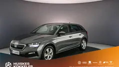 Grijs Gebruikt 2024 Skoda Scala Ambition Hatchback | € 22.000 (Eerlijke prijs)