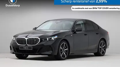 Saphirschwarz metallic (zwart metallic) Gebruikt 2025 BMW i5 Comfort Edition Sedan | € 57.950 (Eerlijke prijs)