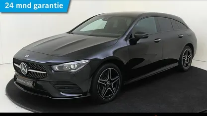 Zwart Gebruikt 2023 Mercedes CLA250e Shooting Brake AMG line Stationwagen | € 36.945 (Eerlijke prijs)