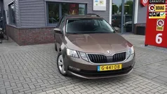 Bruin Gebruikt 2019 Skoda Octavia Business Line Stationwagen | € 14.495 (Eerlijke prijs)