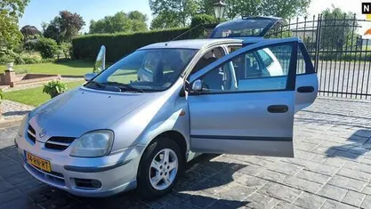 Occasion Nissan Almera Tino Visia 116 PK (85 kW) 2005 Grijs MPV