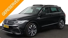 Zwart Gebruikt 2021 VW Tiguan R-line SUV | € 34.945 (Eerlijke prijs)