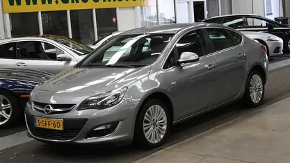 Occasion Opel Astra Design Edition 142 PK (104 kW) 2013 Sedan