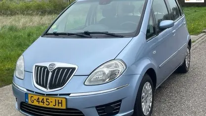 Occasion Lancia Musa 95 PK (69 kW) 2008 Blauw, metallic lak MPV