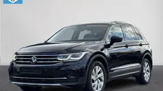 Zwart Gebruikt 2023 VW Tiguan Elegance SUV | € 33.890 (Goede deal)