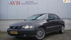 Grijs, metallic lak Gebruikt 2001 Volvo S60 Sedan | € 1.450 (Eerlijke prijs)