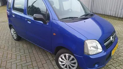 Gebruikt 2005 Opel Agila Hatchback | € 1.750 (Eerlijke prijs)